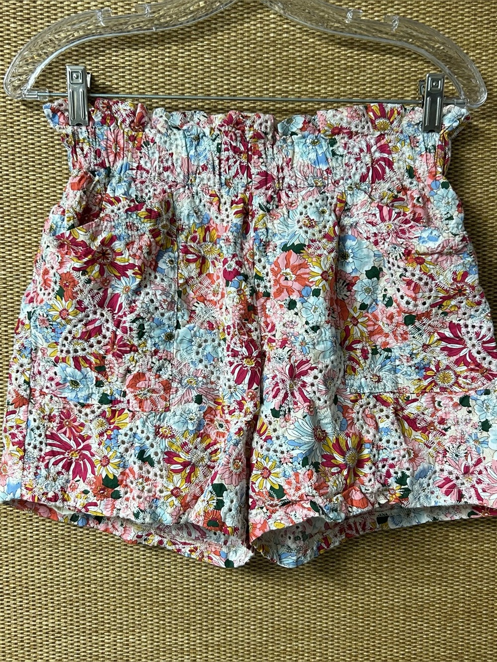 Solitaire Shorts Women’s Medium Multicolor Floral Embroidered